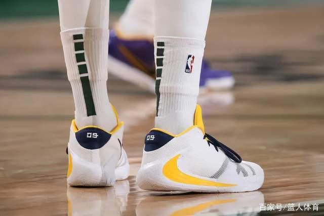 周琦25+22广东险胜福建 张帆17分北控大胜四川